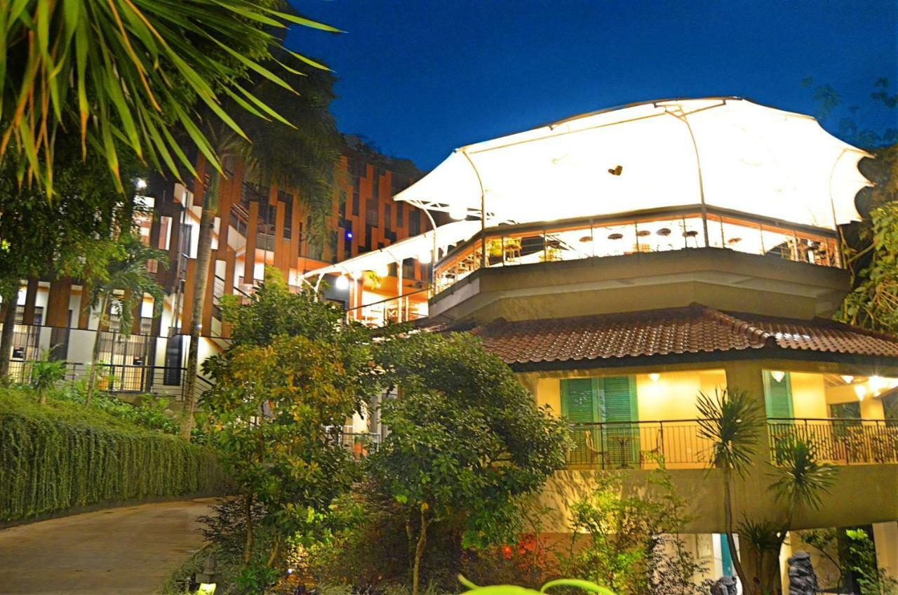 בוגור Amanuba Hotel & Resort Rancamaya מראה חיצוני תמונה
